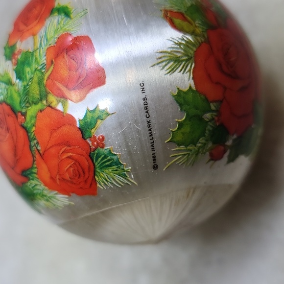 Vintage Hallmark Christmas Ornament 1981 - Picture 3 of 11